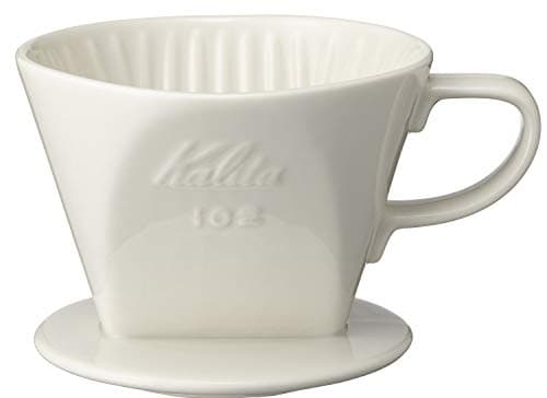 カリタ Kalita 雑味が出る前においしさだけを引き出す速い抽出速度の3つ穴 コーヒー ドリッパー 保温性が高い 陶器 2~4人用 102-ロト 陶器 ホワイト #02001 ドリップ 器具 二人用 四人用 2杯用 4杯用 おしゃれ キャンプ アウトドア 喫茶店 アンティーク 結婚 祝い プレゼント ギフト 贈り物